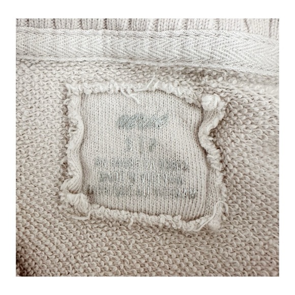 American Outfitters Sweatshirt - Picture 5 of 5